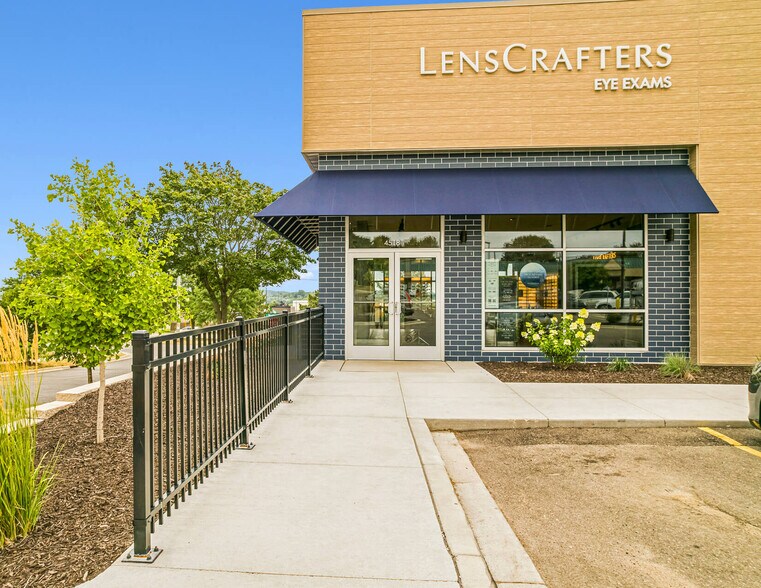 More Photos Of 4518 E Washington Ave, Madison General Retail For Sale