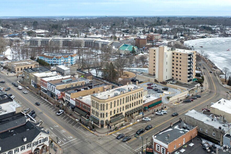 More Photos Of 772 W Main St, Lake Geneva Loft Creative Space For Lease