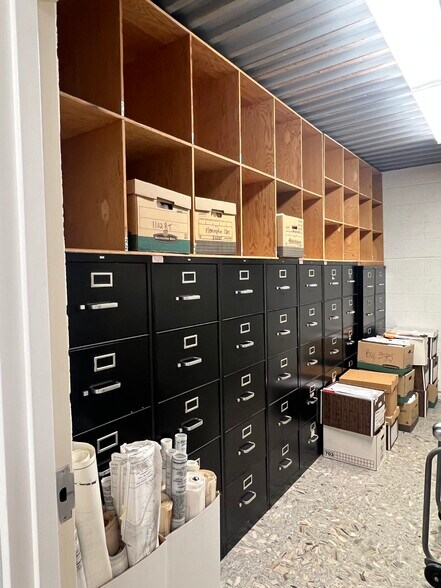 More Photos Of 1128 State Route 31, Lebanon Office For Lease