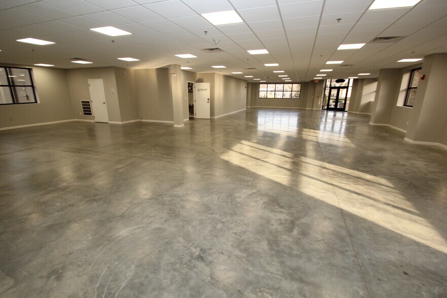 More Photos Of 2302 Turnpike St, North Andover General Retail For Sale