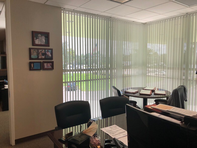 More Photos Of 7900 NW 154th St, Miami Lakes Office For Lease