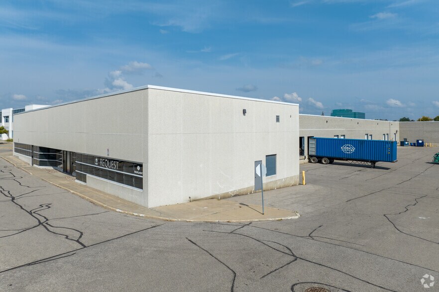 More Photos Of 121 Granton Dr, Richmond Hill Showroom For Lease