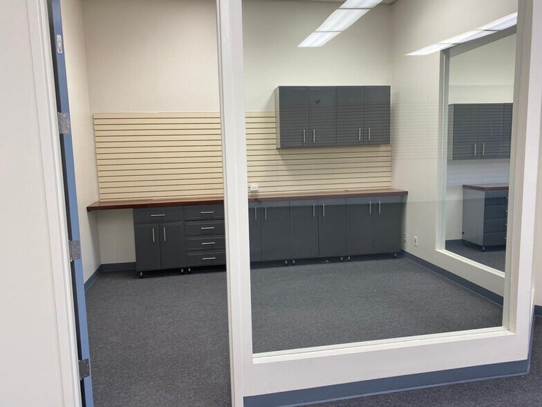 More Photos Of 1100 Industrial Rd, San Carlos Research And Development For Sale