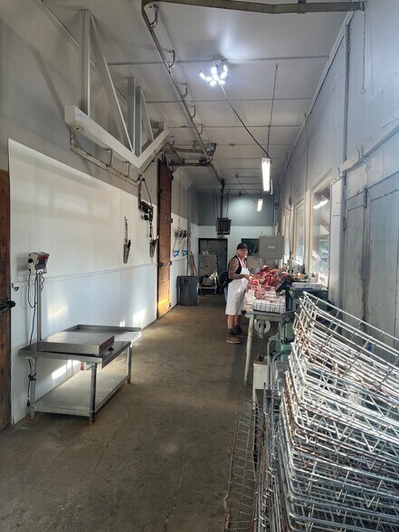 More Photos Of 1018 Hawley Loop, Vale Industrial For Sale