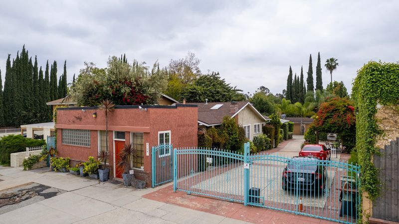 More Photos Of 2170-2178 E Villa St, Pasadena Storefront Retail Residential For Sale