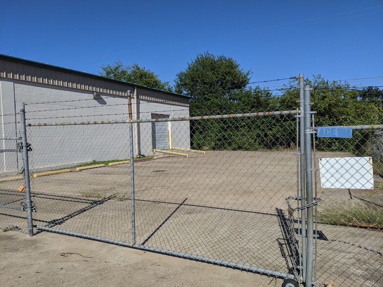 More Photos Of 650 Canion St, Austin Warehouse For Lease