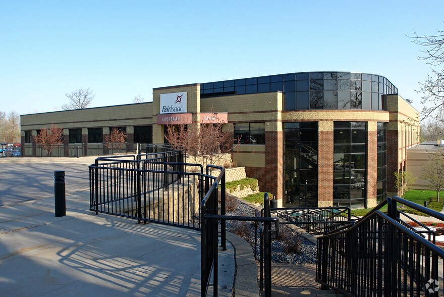 More Photos Of 4295 Lexington Ave N, Arden Hills Office For Lease