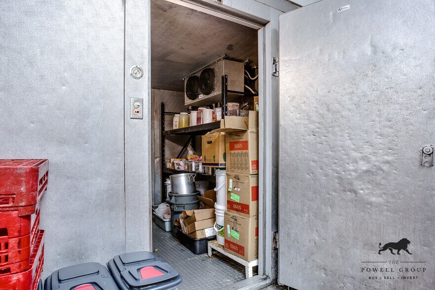 More Photos Of 701 E 50th St, Lubbock Restaurant For Sale