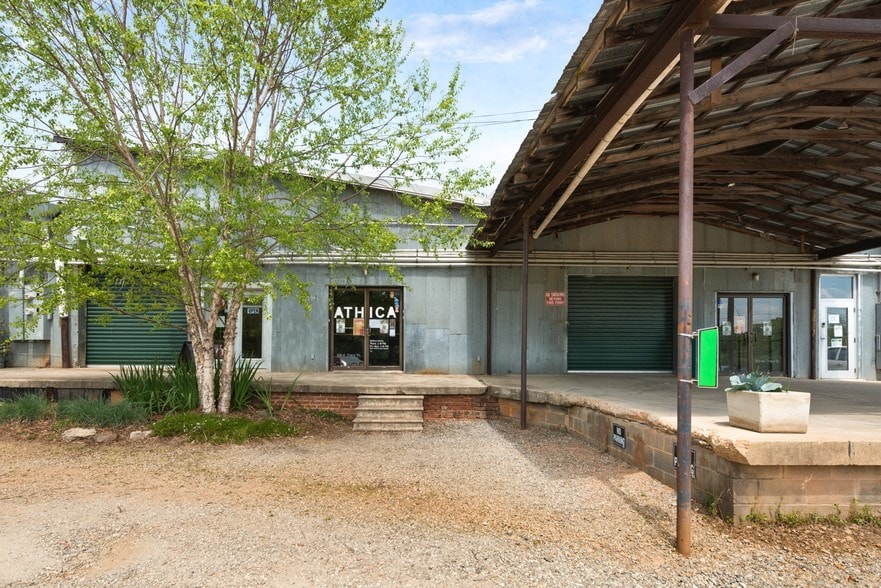 More Photos Of 160 Tracy St, Athens Flex For Lease