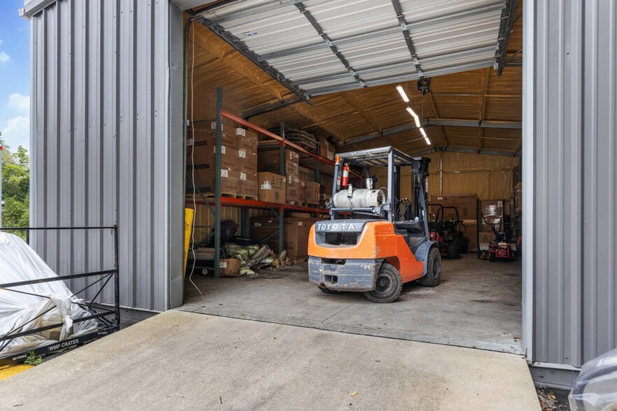 More Photos Of 520 E Bruceton Rd, Pittsburgh Freestanding For Sale