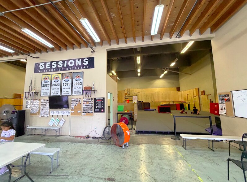 More Photos Of 2121-2159 S 10th St, San Jose Warehouse For Sale