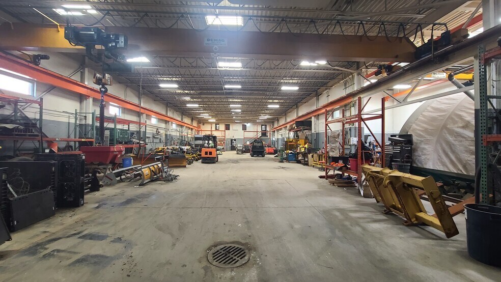 More Photos Of 2045 Astor Crt, Tecumseh Manufacturing For Lease