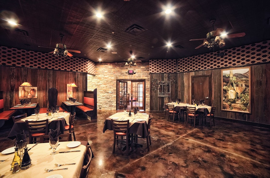 More Photos Of 2400 N Town Center Dr, Washington Restaurant For Sale