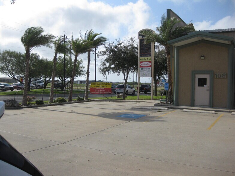 More Photos Of 3814 Acushnet Dr, Corpus Christi Light Manufacturing For Lease