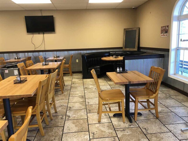 More Photos Of 675 S Main St, Brownsville Restaurant For Sale