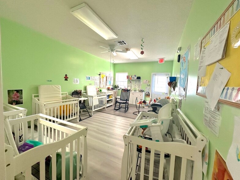 More Photos Of 794 King George Blvd, Savannah Schools For Sale