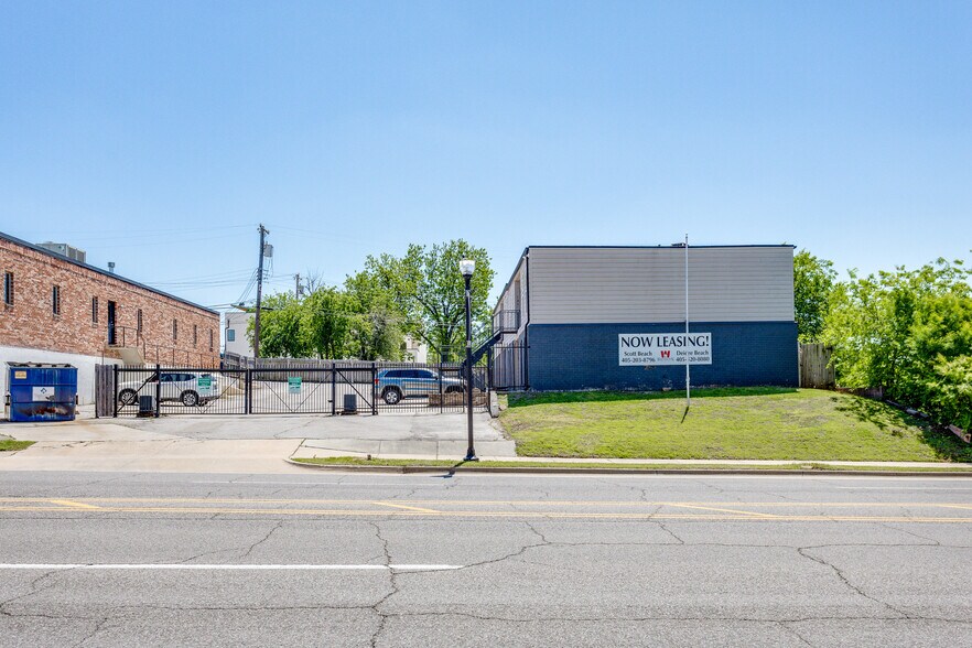 More Photos Of NW 10th St & N Classen Blvd, Oklahoma City Apartments For Sale