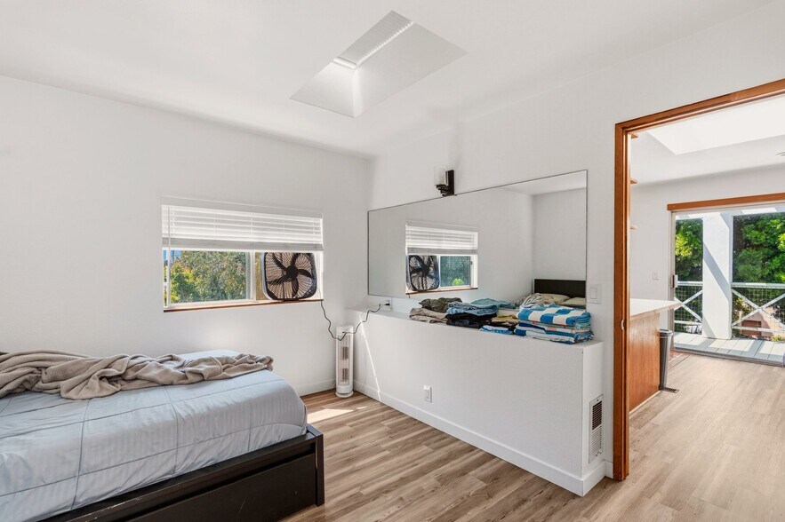 More Photos Of 273 Hillcrest Dr, Encinitas Apartments For Sale