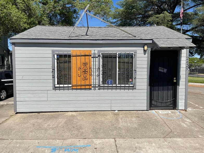 More Photos Of 2439 Rio Linda Blvd, Sacramento Apartments For Sale