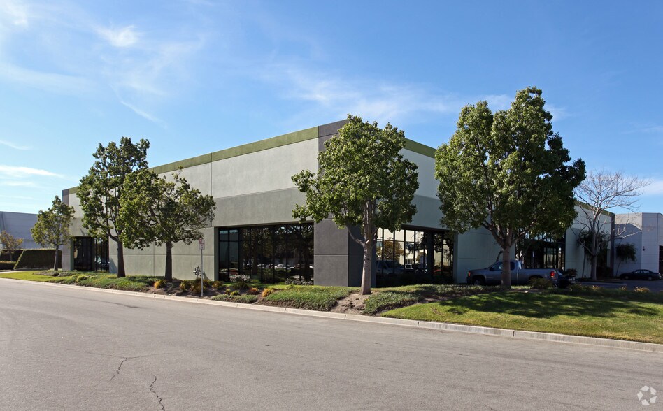 Primary Photo Of 1650 Beacon Pl, Oxnard Warehouse For Sale