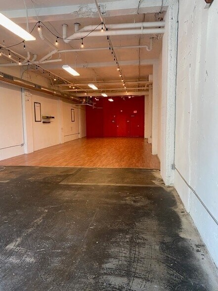 More Photos Of 1123 E Main St, Bridgeport Apartments For Lease