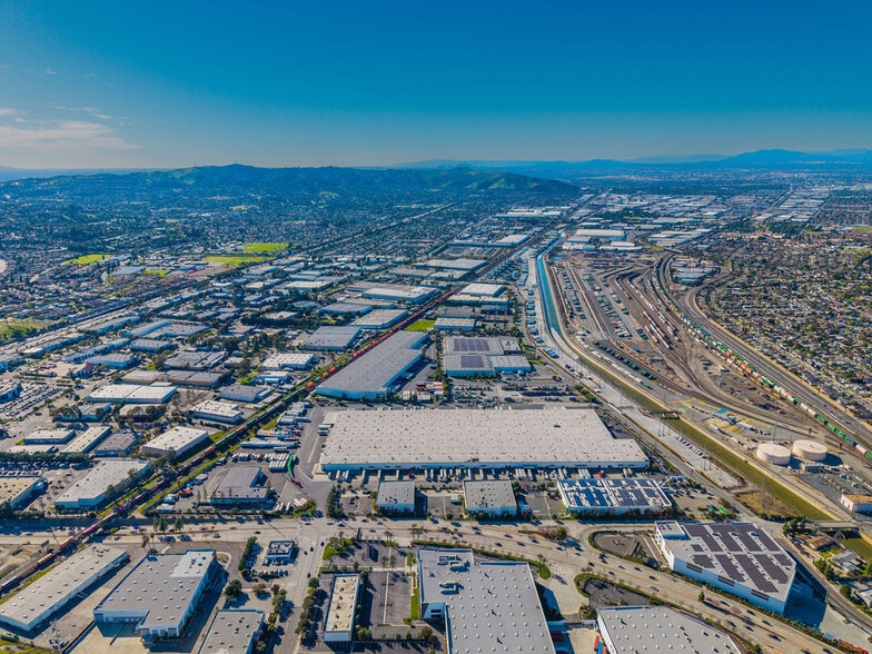 More Photos Of 875-943 S Azusa Ave, City of Industry Unknown For Lease