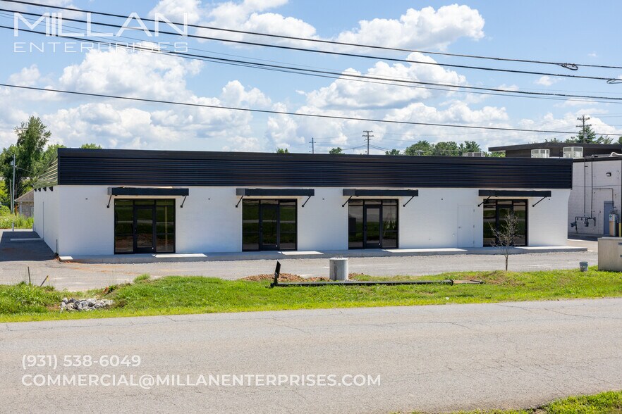 More Photos Of 106 Collier Rd, Clarksville Storefront Retail Office For Lease