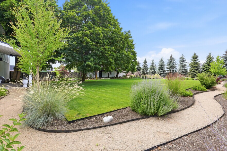 More Photos Of 9493 N Government Way, Hayden Office For Sale
