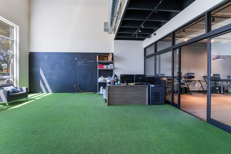 More Photos Of 2950 E Sunset Rd, Las Vegas Showroom For Sale