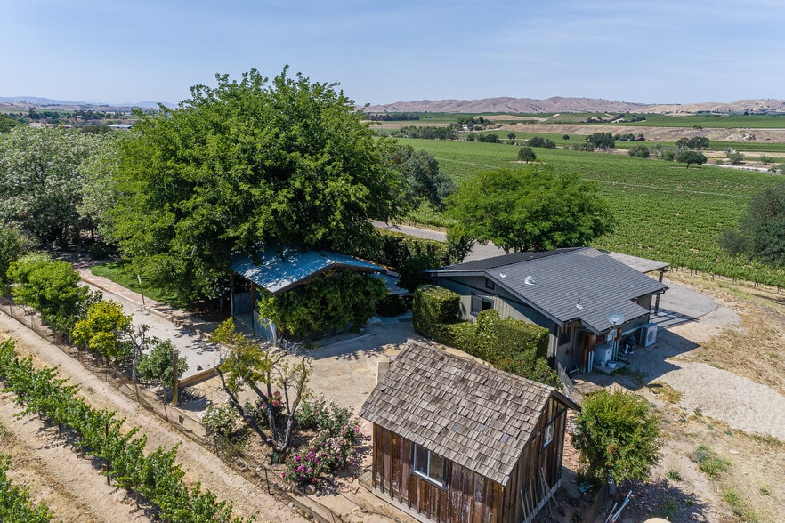 More Photos Of 7790 Airport Rd, Paso Robles Land For Sale