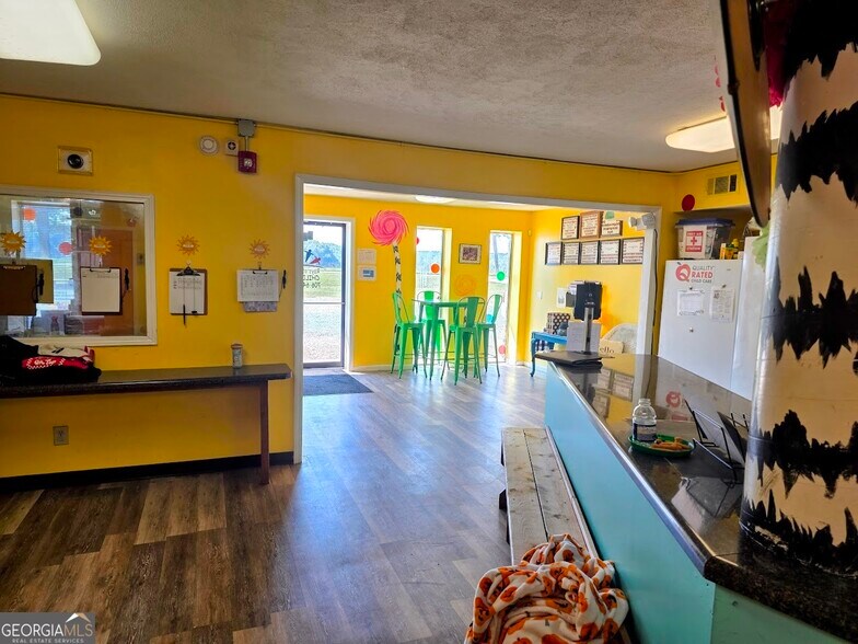 More Photos Of 745 W Moores Crossing Rd, Thomaston Sports And Entertainment For Sale