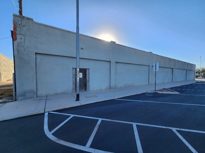 More Photos Of 429 S Main St, Coolidge Warehouse For Lease