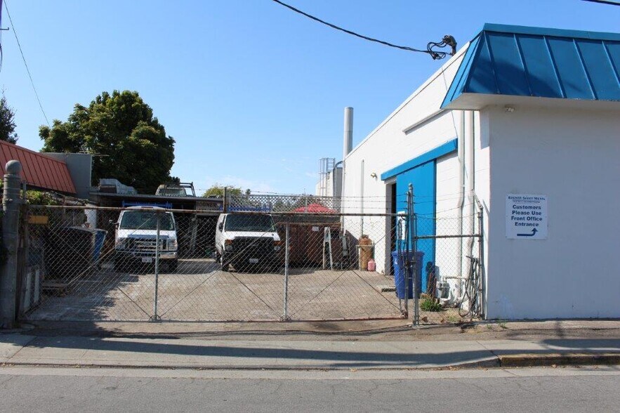 More Photos Of 142 Benito Ave, Santa Cruz Manufacturing For Sale