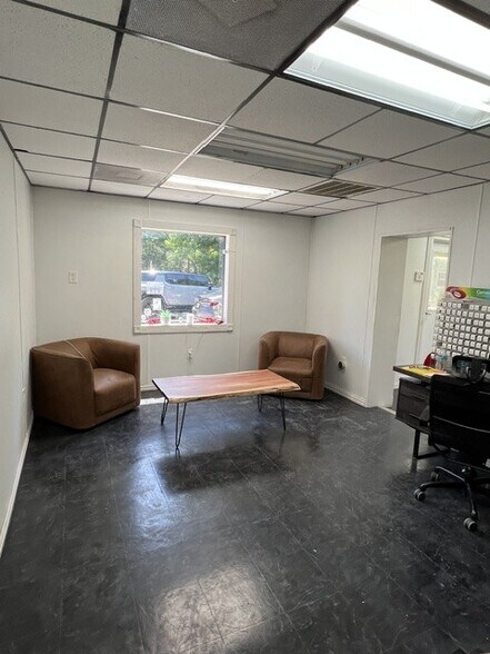 More Photos Of 1544 Jefferson Chemical Rd, Conroe Warehouse For Sale