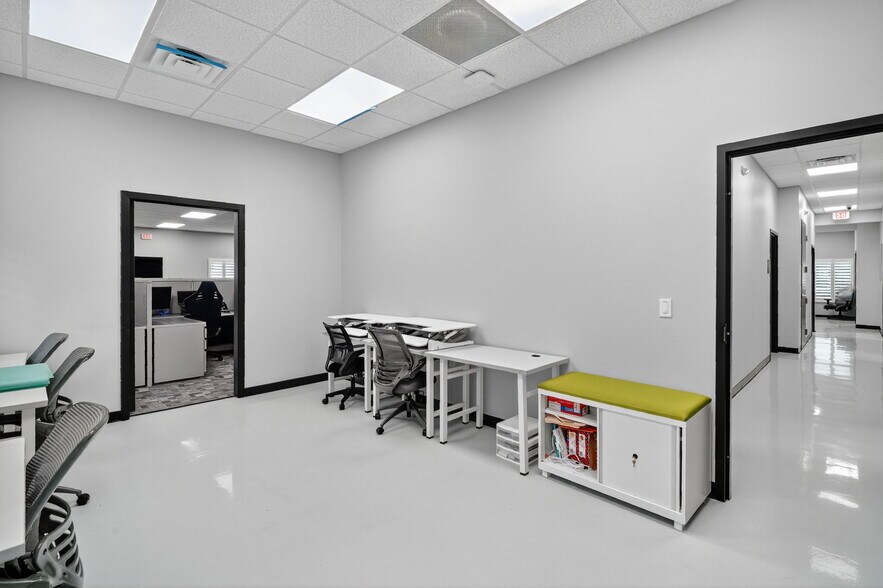 More Photos Of 881 Oakley Seaver Dr, Clermont Medical For Lease