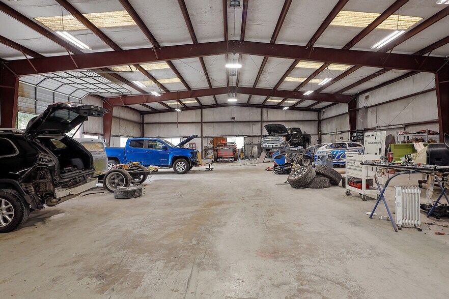 More Photos Of 23210 FM 1485, New Caney Service For Sale