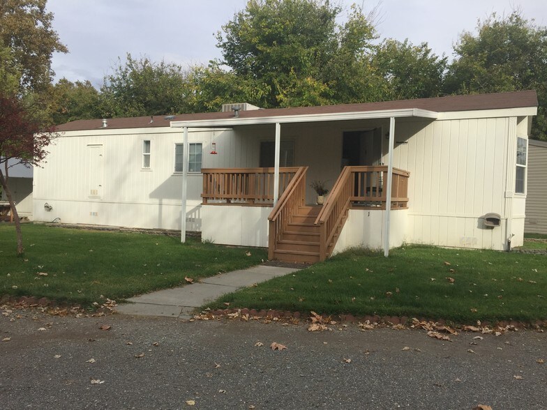 More Photos Of 24680 Hidden Harbor Dr, Los Molinos Manufactured Housing Mobile Home Park For Sale