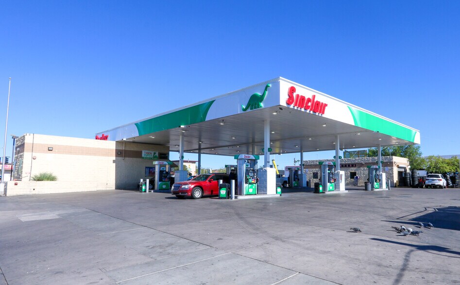 More Photos Of 2649 W Indian School Rd, Phoenix Service Station For Sale