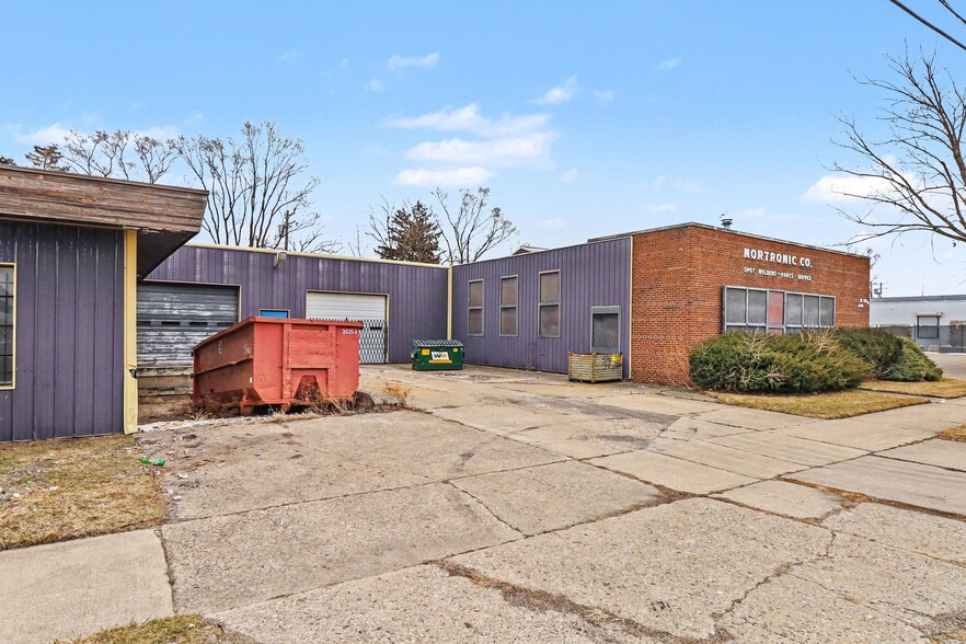 More Photos Of 20210 Sherwood St, Detroit Warehouse For Sale
