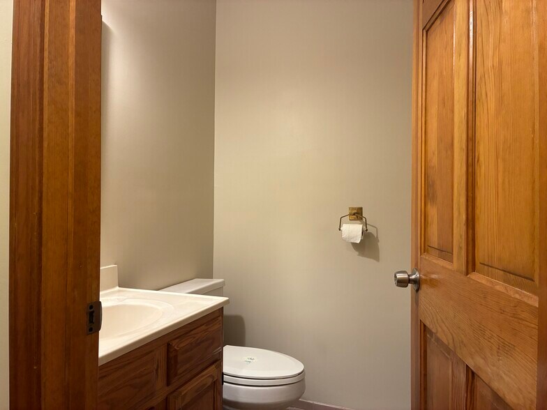 More Photos Of 8860 Main St, Buffalo Office For Lease