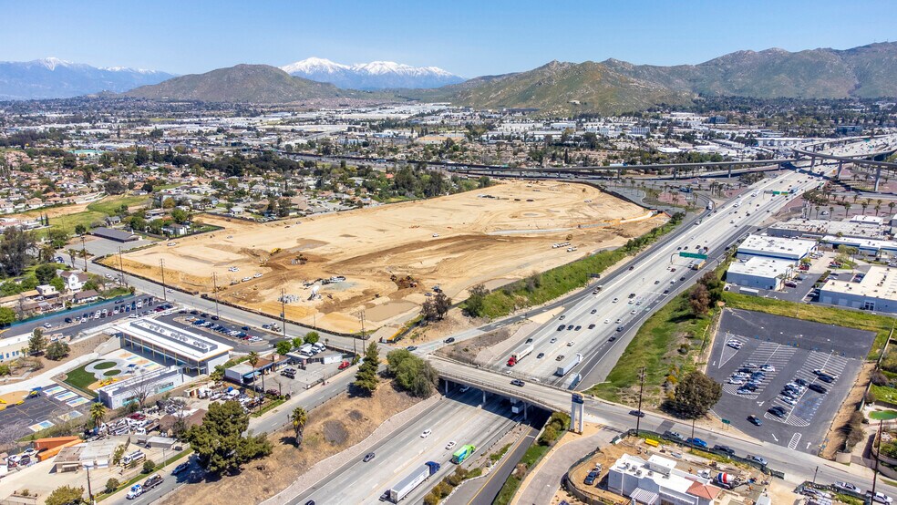 More Photos Of N Orange St, Riverside Unknown For Lease