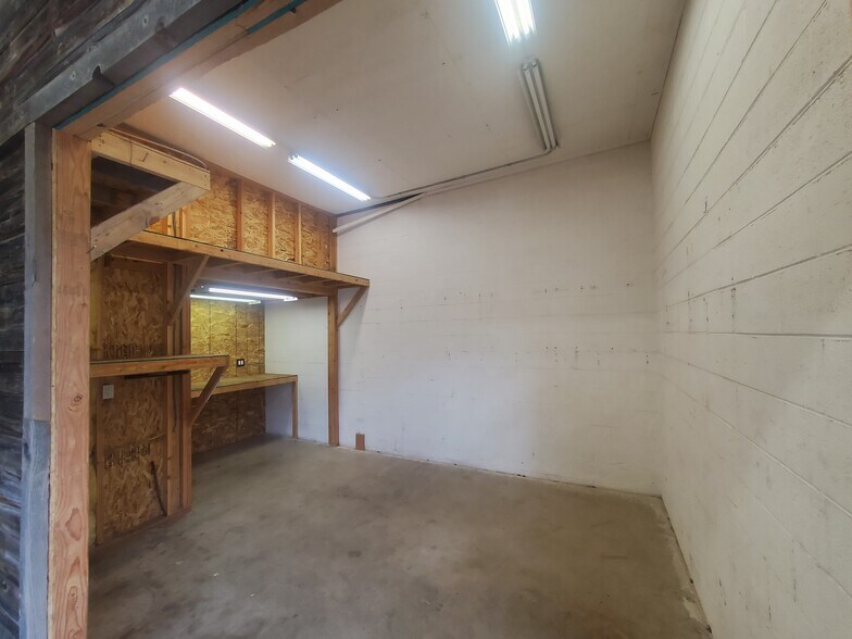 More Photos Of 291 County Road 308, Dumont General Retail For Lease