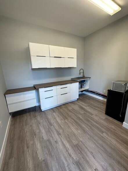 More Photos Of 2332 Cotner Ave, Los Angeles Loft Creative Space For Lease