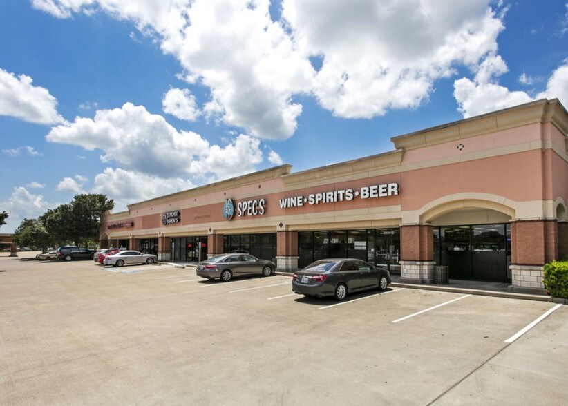 More Photos Of 3501-3535 Longmire Dr, College Station General Retail For Lease