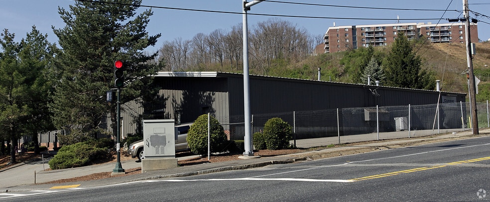 More Photos Of 317 Brooks St, Worcester Warehouse For Lease