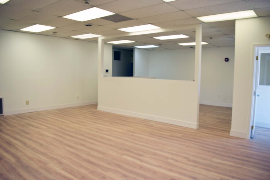 More Photos Of 5600 Raytown Rd, Raytown Office For Sale