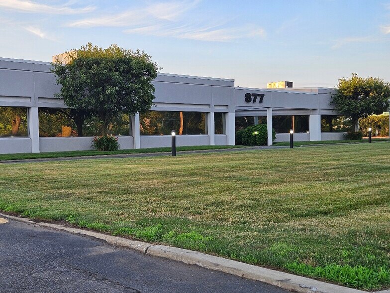 Primary Photo Of 877 Stewart Ave, Garden City Medical For Sale