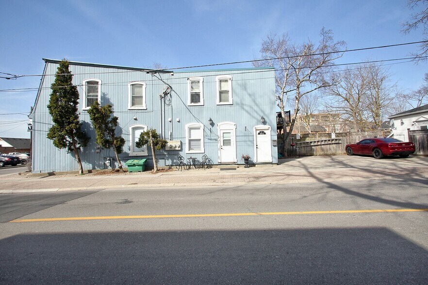 More Photos Of 10-12 Centre St, Markham Office Residential For Sale