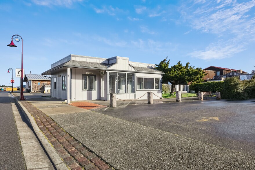More Photos Of 165 Alabama Ave SE, Bandon Office Residential For Sale