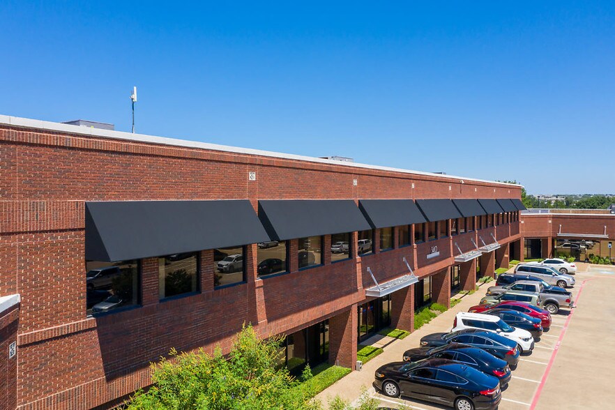 More Photos Of 3410 Midcourt Rd, Carrollton Showroom For Lease